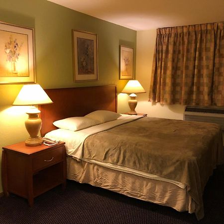 River Walk Inn Fort Atkinson Екстер'єр фото