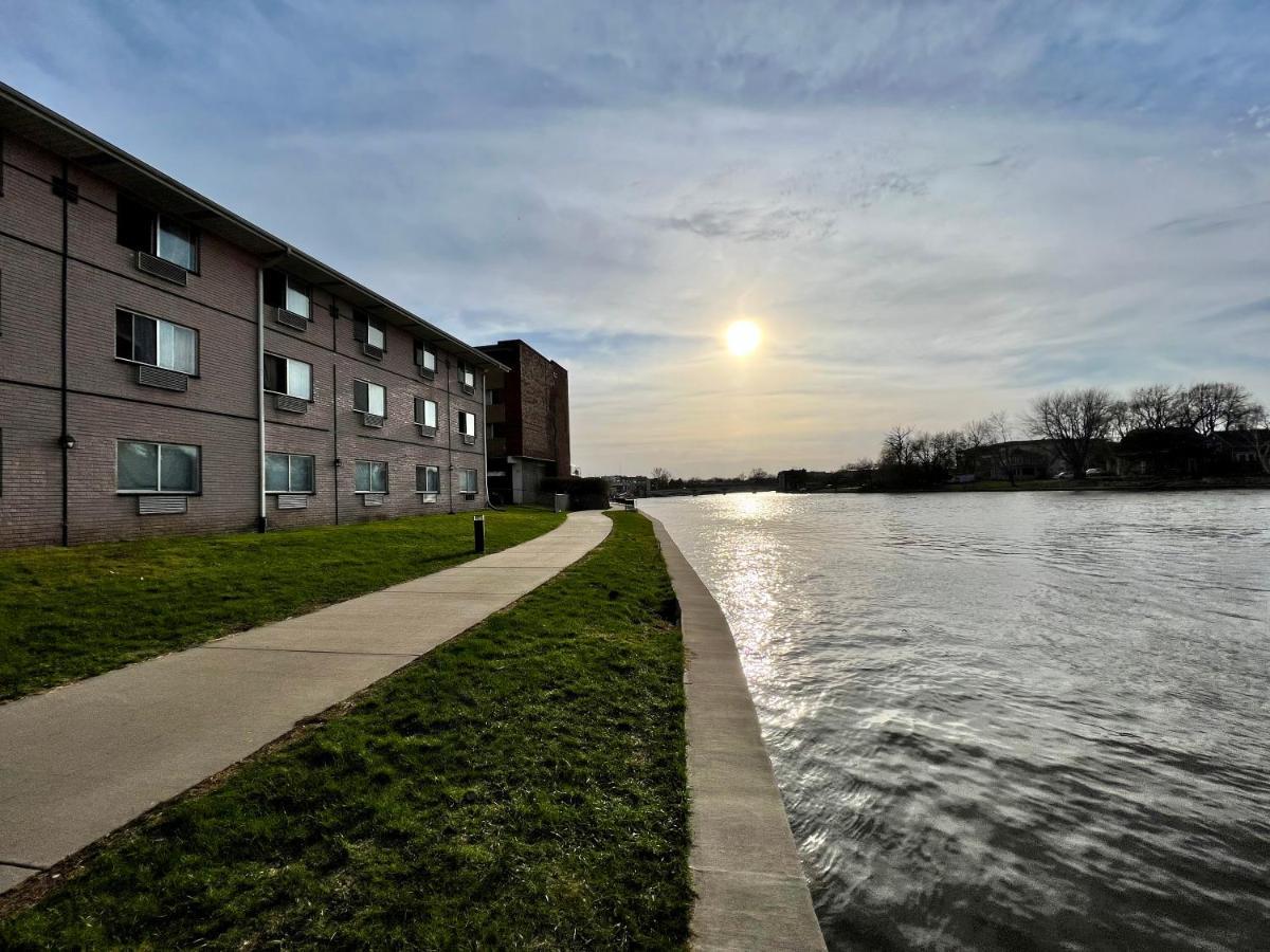 River Walk Inn Fort Atkinson Екстер'єр фото